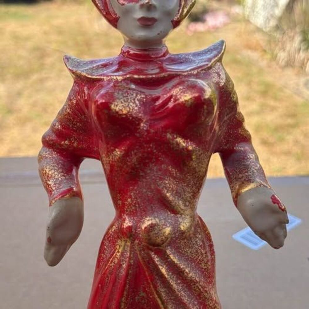 Vintage Gilner, California ceramic  Balinese dancer figurine in red and gold ￼